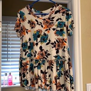 Agnes & Dora ruffle tee